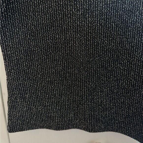 H&M Black & Silver Ribbed Turtleneck Sleeveless Top – Size Small - Picture 3 of 5